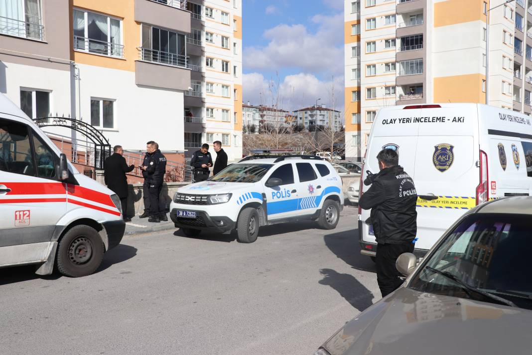 7 yaşındaki oğlunu vuran baba kendini eve kilitledi 1